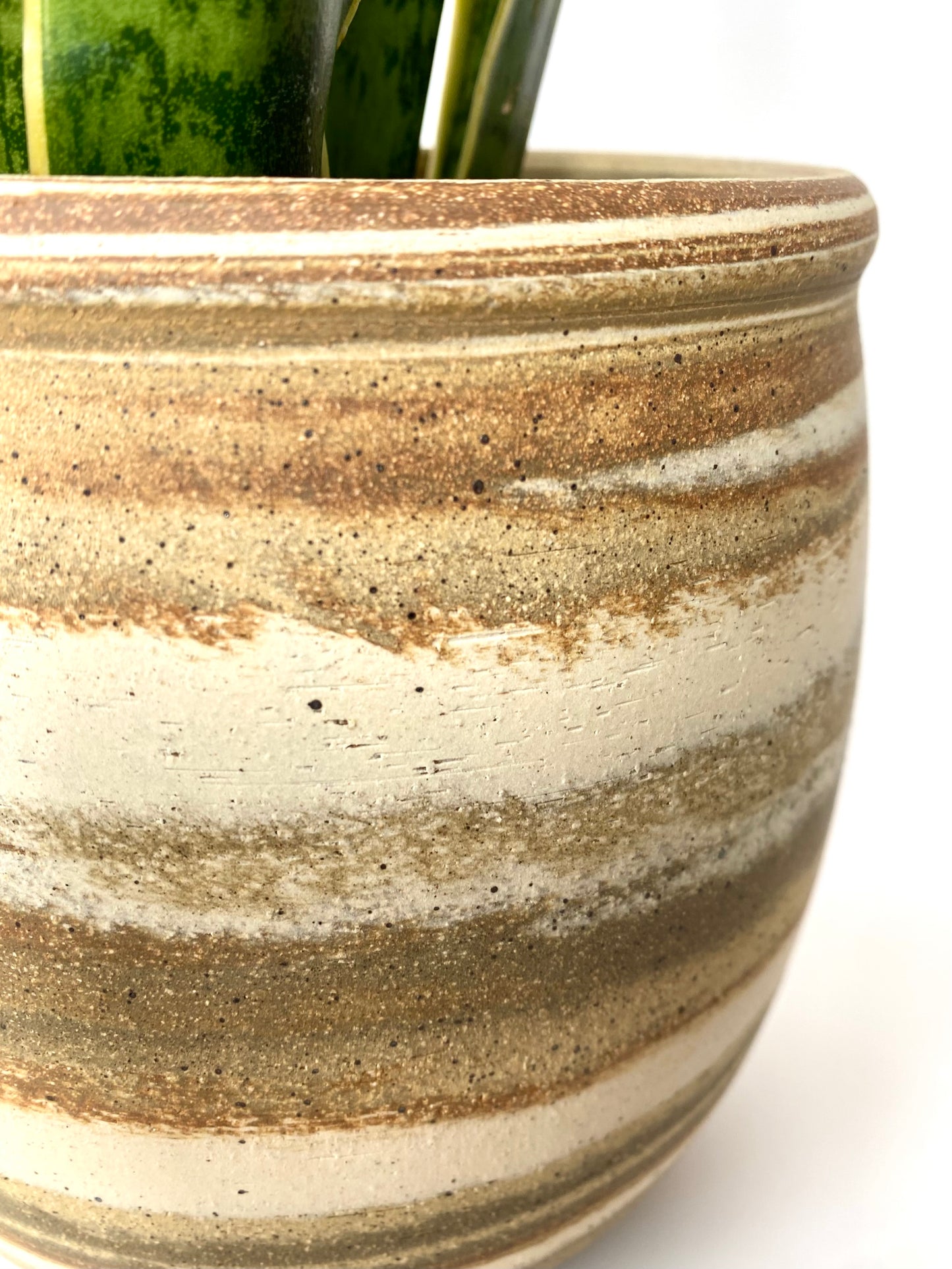 EARTH LINES: Marbled Clay Plant Holder No2