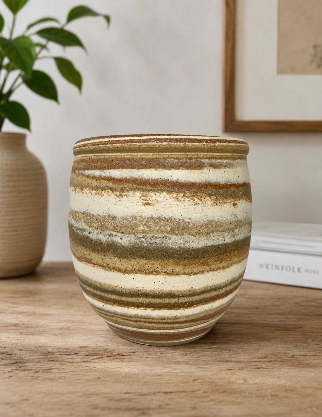 EARTH LINES: Marbled Clay Plant Holder No2