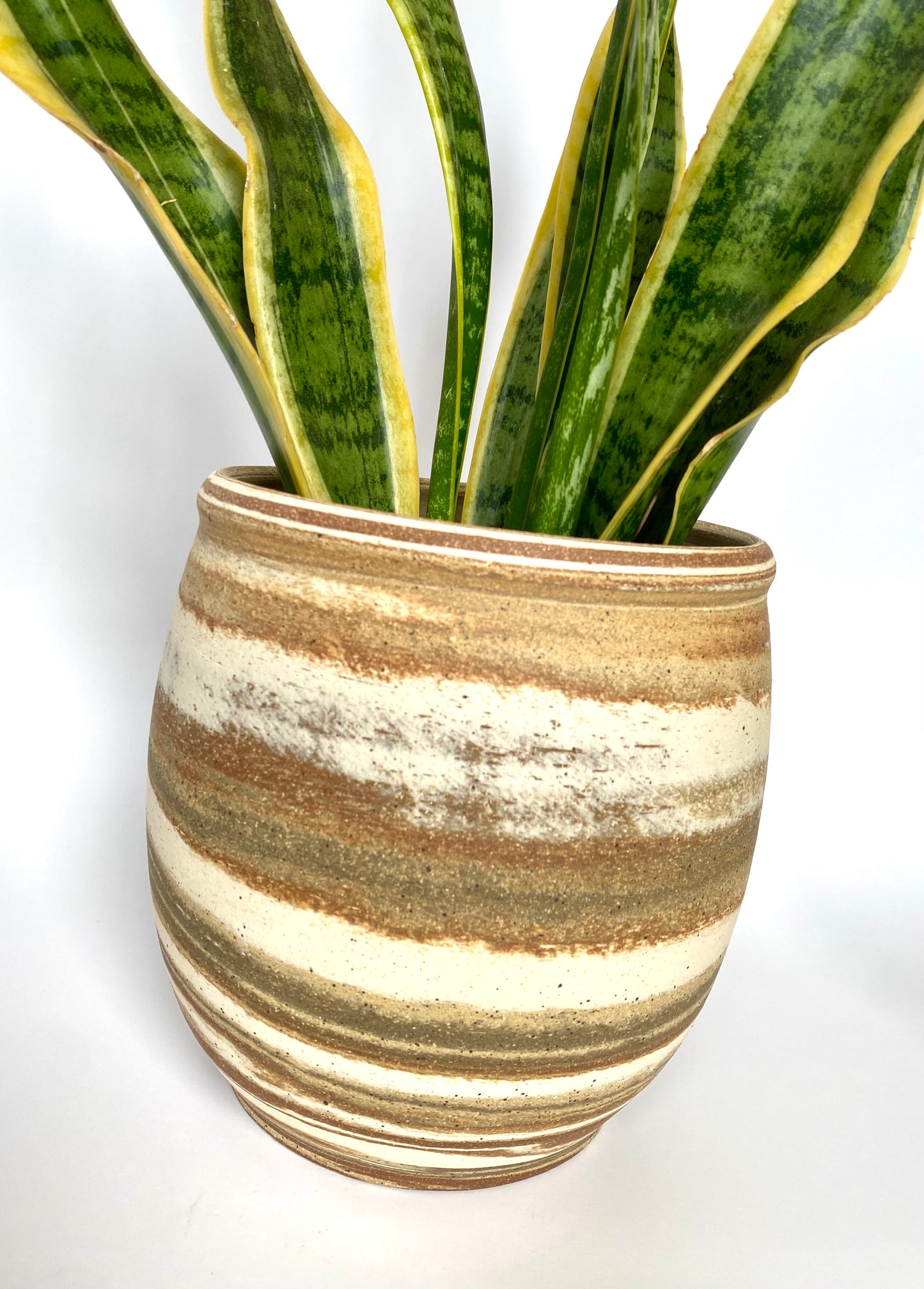 EARTH LINES: Marbled Clay Plant Holder No2