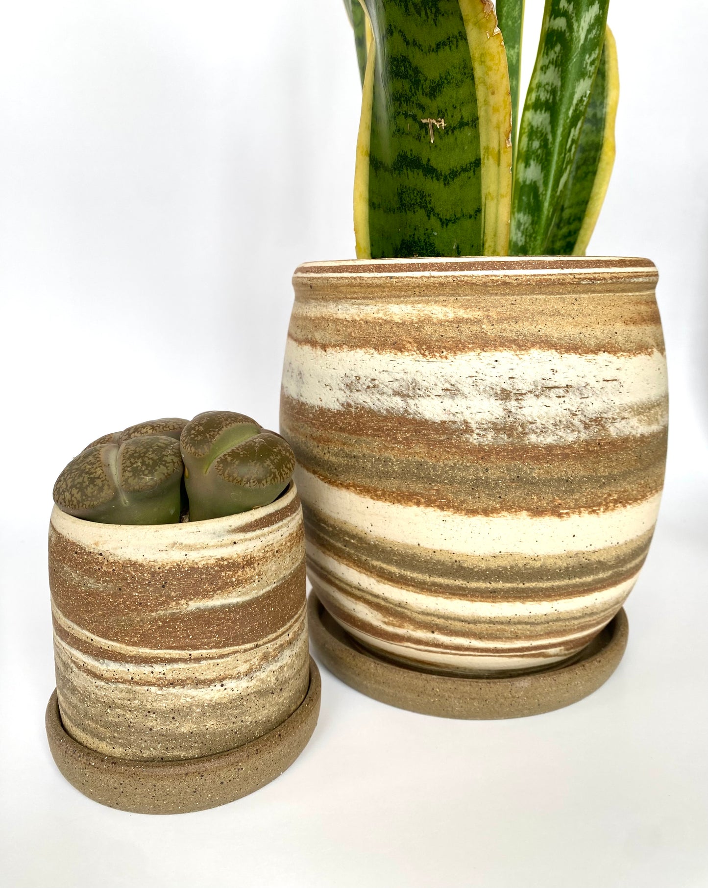 EARTH LINES: Marbled Clay Plant Holder No2
